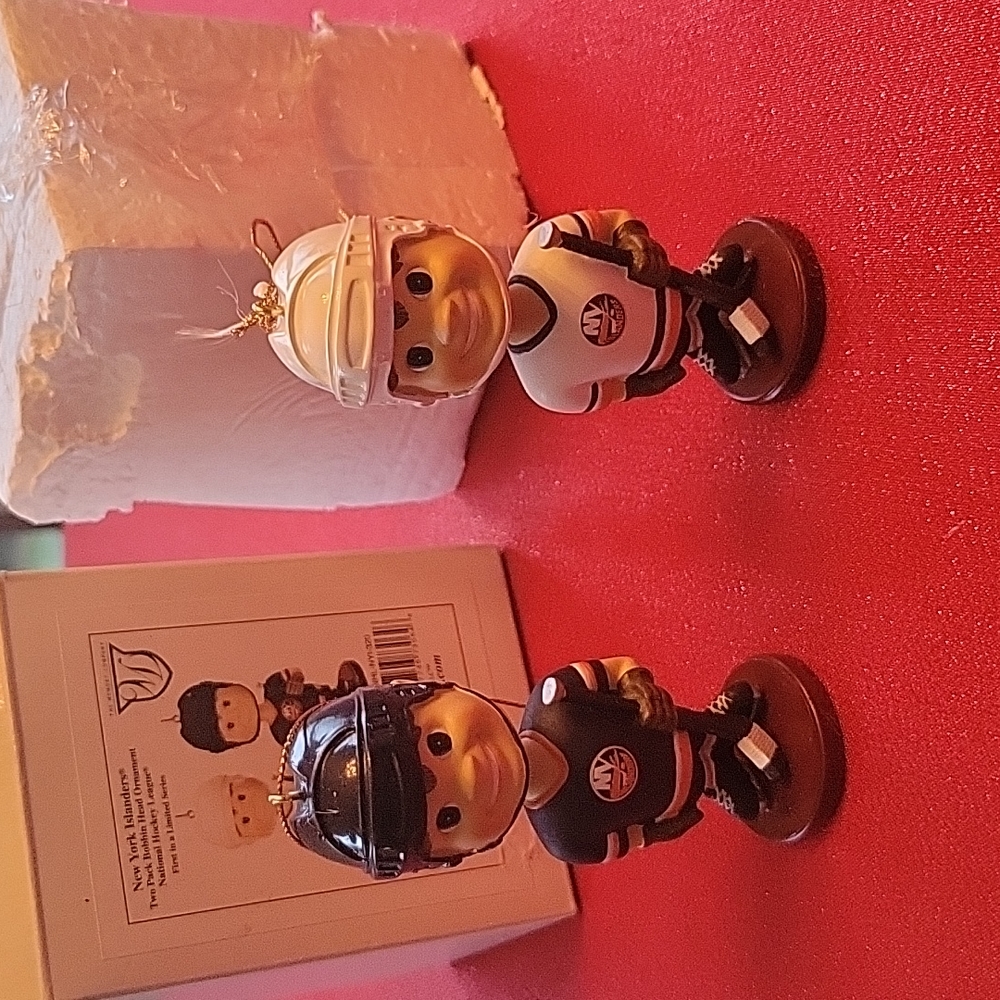 NY Islanders Bobbin head ornaments